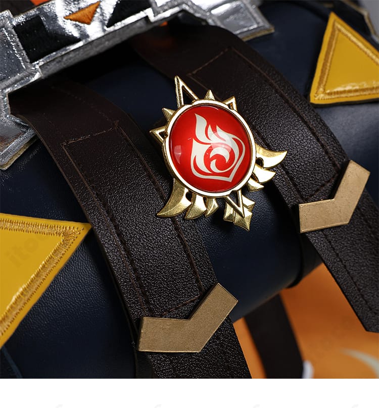 原神 ベネット コスプレ衣装の腰部小物パーツ正面ディテール。「燃えろ！ラクガキ大冒険」版のアクセサリー表現