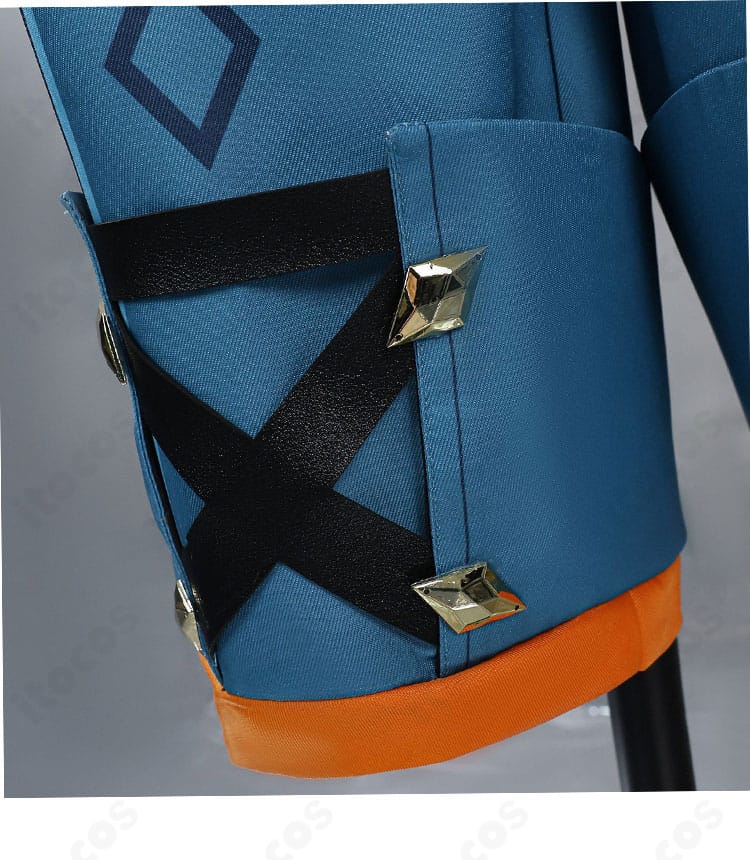 原神 ベネット コスプレ衣装のズボン裾装飾ディテール。「燃えろ！ラクガキ大冒険」版の意匠再現