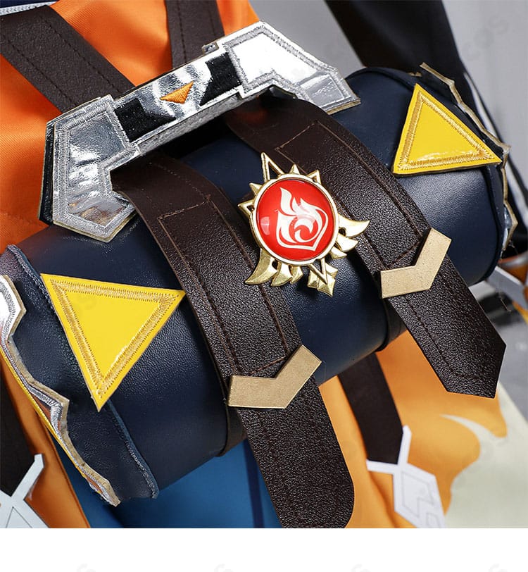 原神 ベネット コスプレ衣装の腰飾りディテール。華やかで存在感のある装飾を示す画像