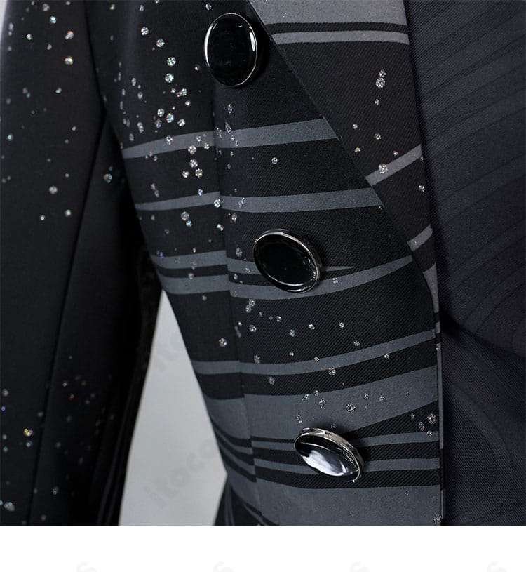 『恋と深空』マヒル 長き昼の抱擁 コスプレ衣装の襟元ディテール。上品な襟の形状と縫製仕上げを示す写真