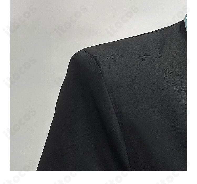 鬼滅の刃 獪岳 雷の呼吸コスプレ衣装の肩部分ディテール。立体感ある縫製とライン取りが分かるクローズアップ