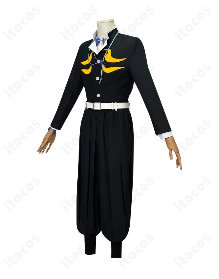 鬼滅の刃 獪岳 雷の呼吸コスプレ衣装のインナー（トップス）細部。首元と生地表面の質感、縫製ステッチを示すアップ