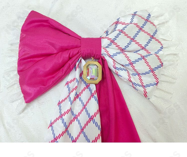 付属アクセサリーの蝶結び細部。立体感ある成形と固定方法を示すアップ