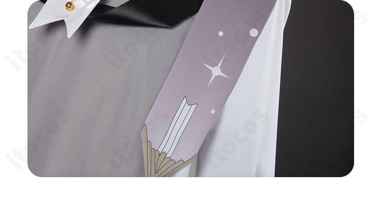 鏡音リン シンフォニー衣装の左肩装飾。エポレット風ディテールと金具の配置を示すクローズアップ