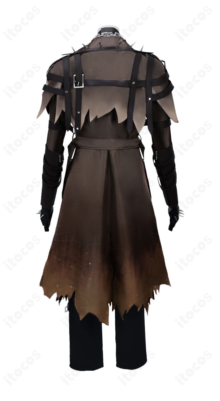 IdentityV 第五人格 墓守 幽冥の契り コスプレ衣装の背面ディテール。コートのラインと装飾の配置が分かる角度