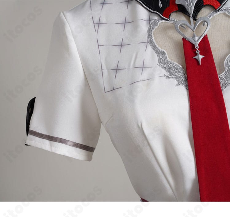 宝鐘マリン 生誕祭2025 制服コスの袖装飾ディテール。袖口のラインと縫製の仕上がりを強調。