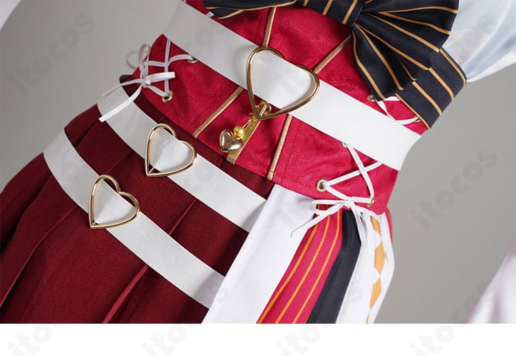 腰帯のハート装飾アップ。可愛らしさと個性を引き立てる宝鐘マリン新衣装コスプレのアクセント
