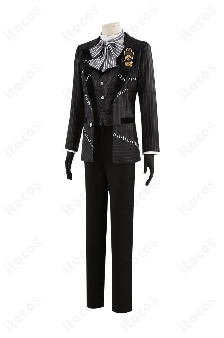 ツイステ トレイ・クローバー コスプレ衣装 左側ディテール。コートのラインと美しいシルエット再現