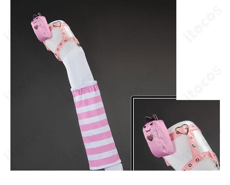 千夏ラミエル 足飾りと小物バッグのディテール。実用性とデザイン性を両立したパーツ構成を示す画像