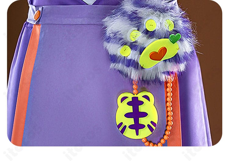 あんスタ コスプレ衣装 全能ACE 腰飾りの近接写真。造形と留め具の配置