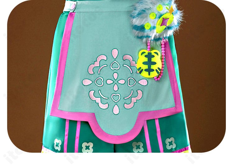 全能ACE衣装の囲碁風モチーフのエプロン装飾細部。イベントや撮影で映えるアクセント。