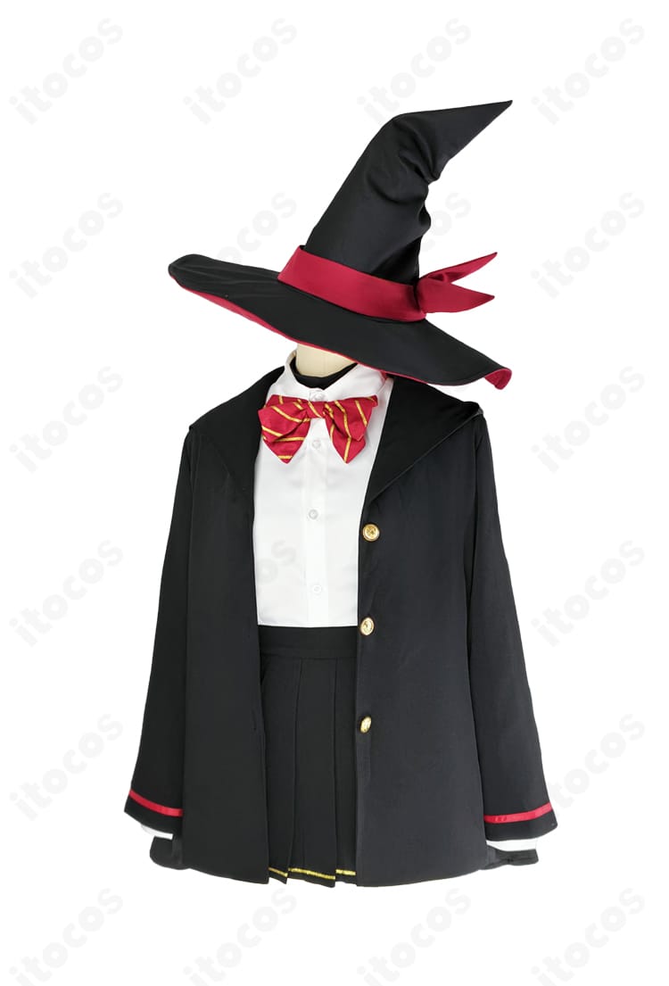 白尾エリ コスプレ衣装 正面ディテール。コートのラインと帽子の形状、スカーフの収まりが分かる縫製・質感のクローズアップ。