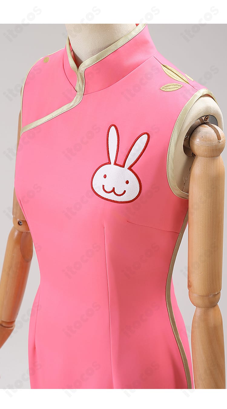 銀魂 神楽コスプレ衣装の胸元アップ。小兎の刺繍装飾とパイピングのコントラストが分かるクローズアップ。