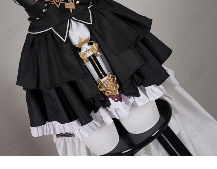 宝鐘マリン 新衣装コスプレのスカート裾装飾ディテール。レースと縁取りが華やかな印象