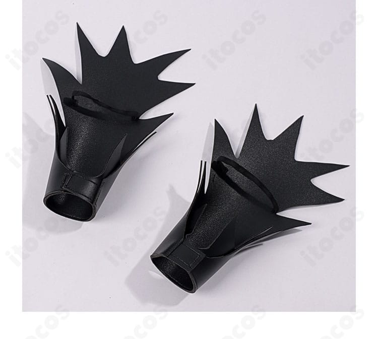 シニックス コスプレ衣装の腕鎧装飾細部。アーム部のプレート風デザインと固定ベルト