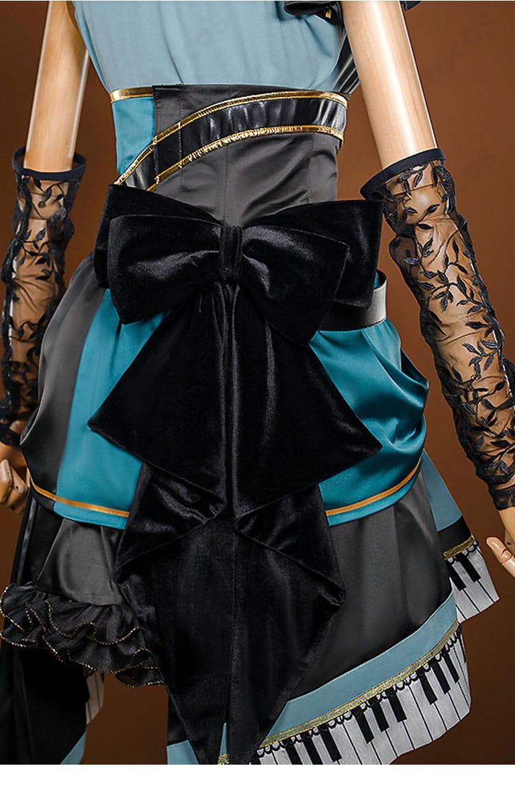 プロセカ 日野森雫 コスプレ衣装 背面リボン装飾。可愛らしい背飾りのボリューム感