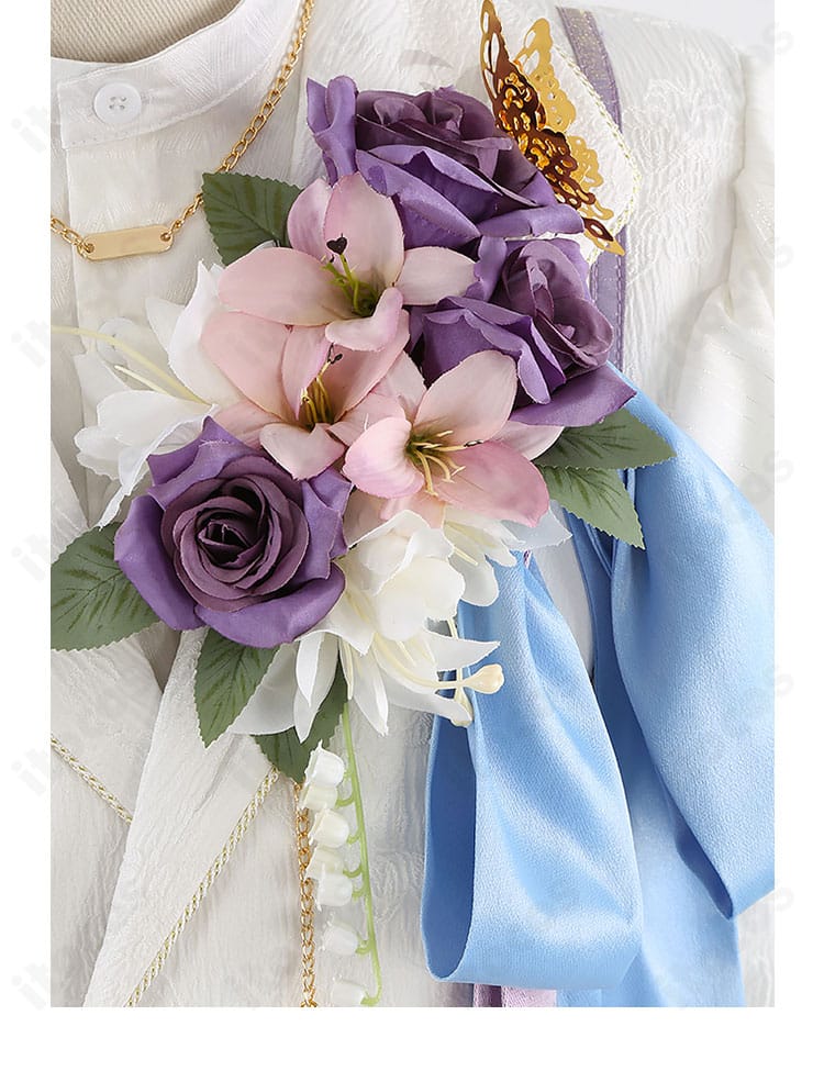 神代類衣装の花の胸飾りディテール。色味と立体感で華やかさを演出。