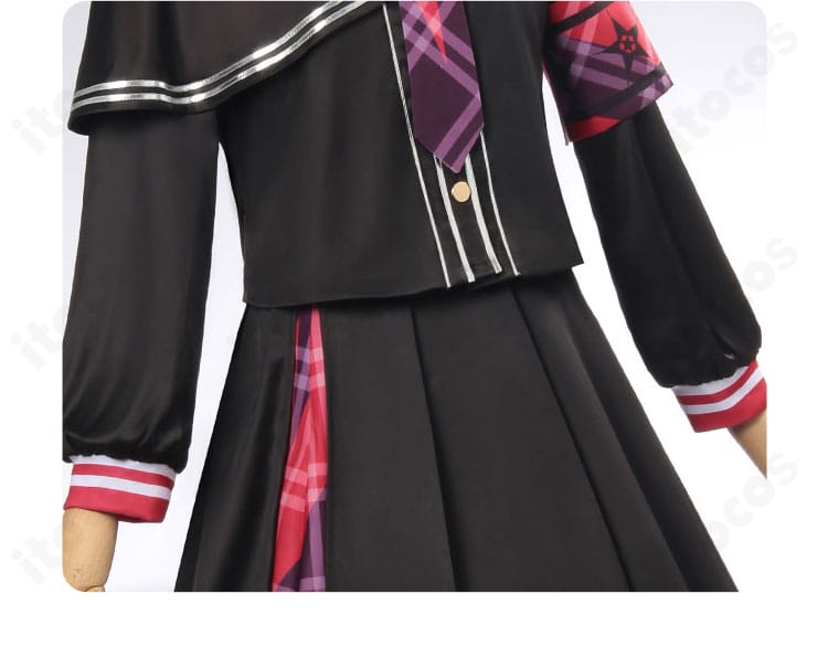 二階堂ヒロ コスプレ衣装の裾装飾ディテール。切替ラインと装飾の仕上がりを示す画像