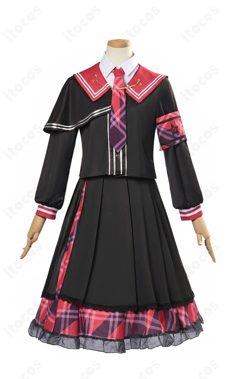 二階堂ヒロ コスプレ衣装の正面ディテール。コートとネクタイ、腕章配置を高精度に再現