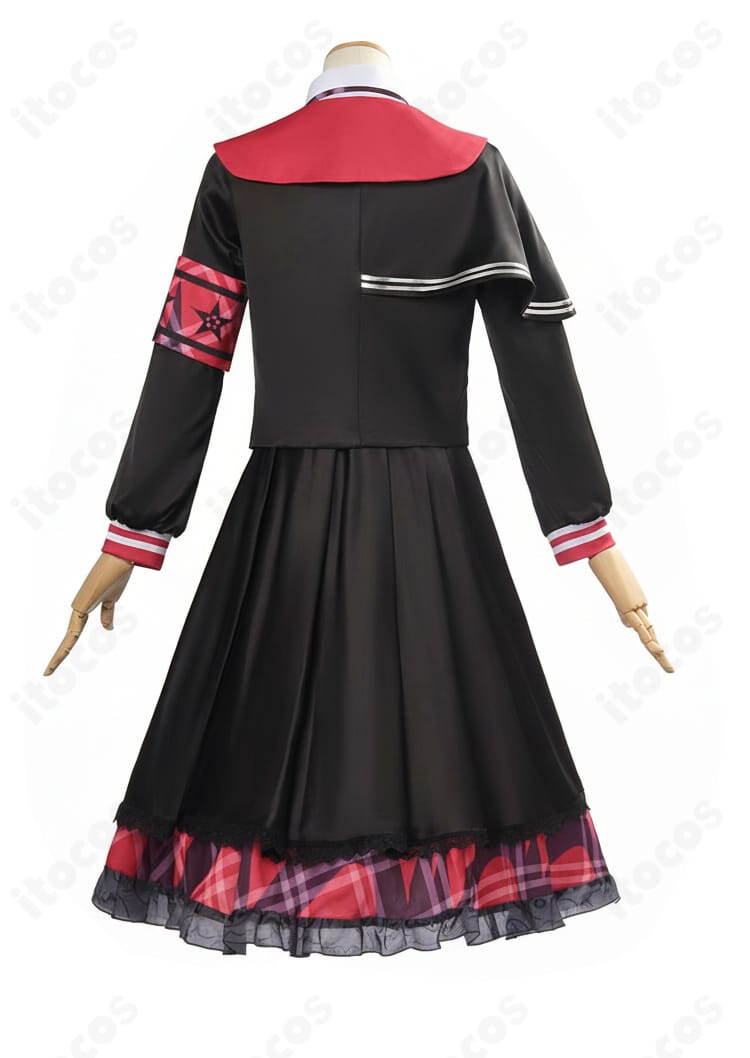 二階堂ヒロ コスプレ衣装の背面デザイン。披肩と背面装飾の構成を詳細に示した写真