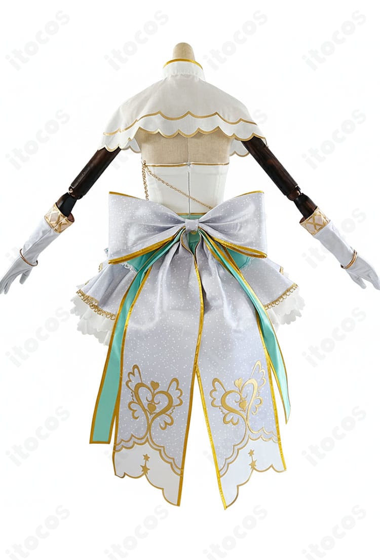 南ことり お化粧の魔法編 コスプレ衣装の背面全体図。大きな蝶結びと背中のシルエットを忠実再現