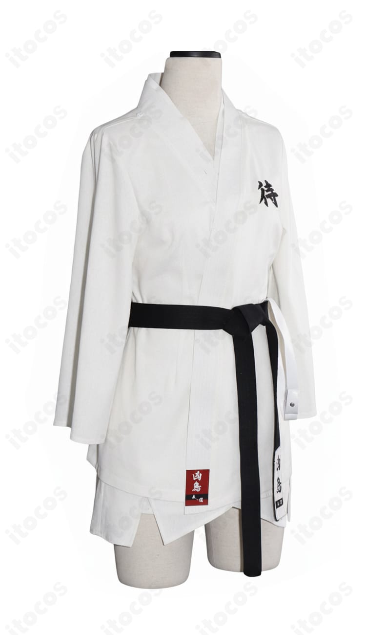 インナーの側面ディテール。トップスの生地感とステッチワークに焦点を当てた凶鳥狂死香 私服Ver.。