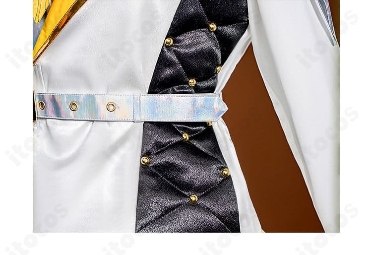 鏡音レン衣装の腰ベルト装飾アップ。メタルパーツと革調素材のコントラストを表現