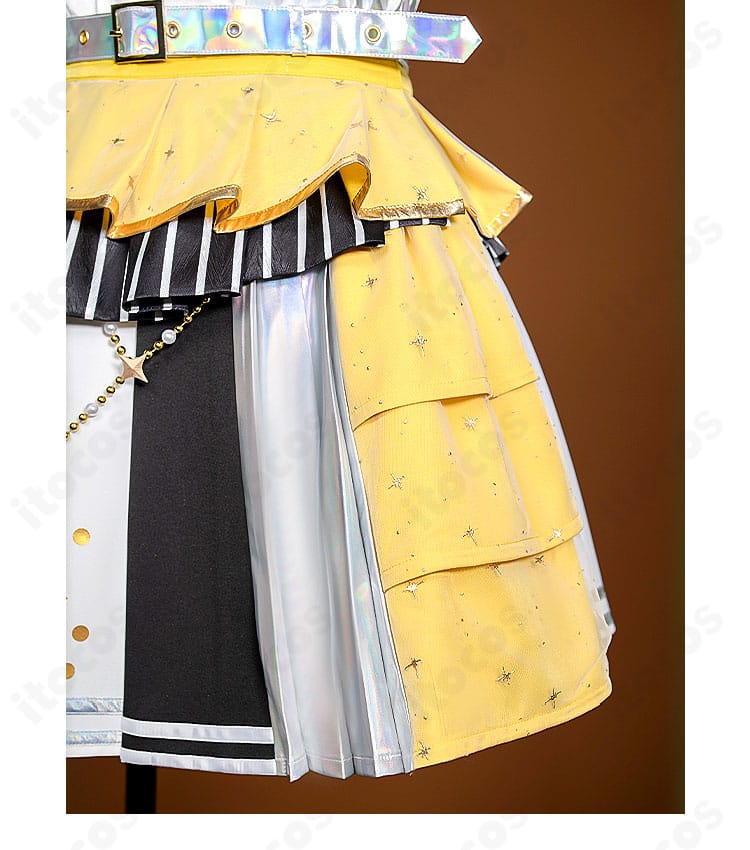 裾まわりの装飾ディテール（ヘムラインの配色）