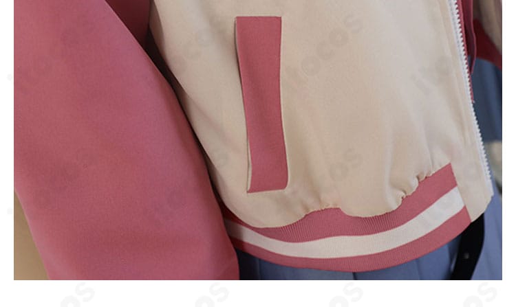 アウターポケットのディテール。ステッチと装飾の再現度にこだわった仕上がり。