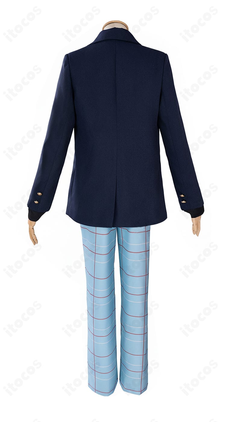 五条新菜 制服コスの背面写真。背中心のライン、ベストの後ろ姿、ジャケット裾のバランスまで再現したカット。