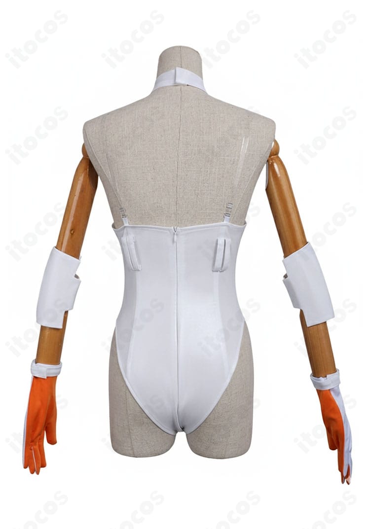 ガンスミスビッチ コスプレ衣装の背面全体。背中のラインと装飾の収まりを示す写真