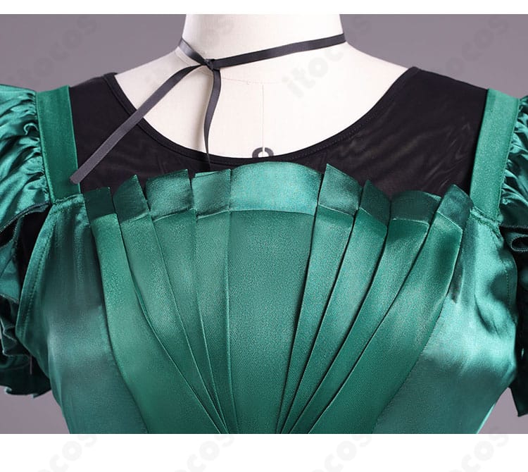 襟飾りディテールの近接写真。モチーフとステッチワークを確認できるアップ