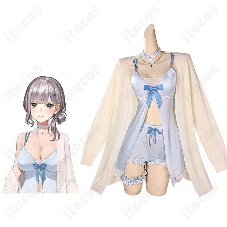 商品衣装と白銀ノエルの新衣装を並べた比較画像。意匠や配色の近似性が分かる解説用ビジュアル。