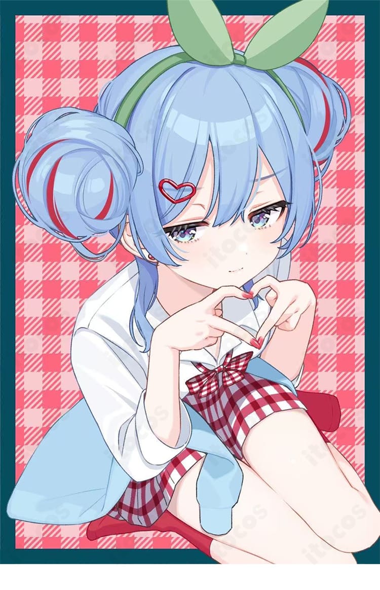 初音ミク チェリーポップ制服の装飾ディテール。髪飾り・耳飾りとコートの質感や縫製を捉えた接写画像