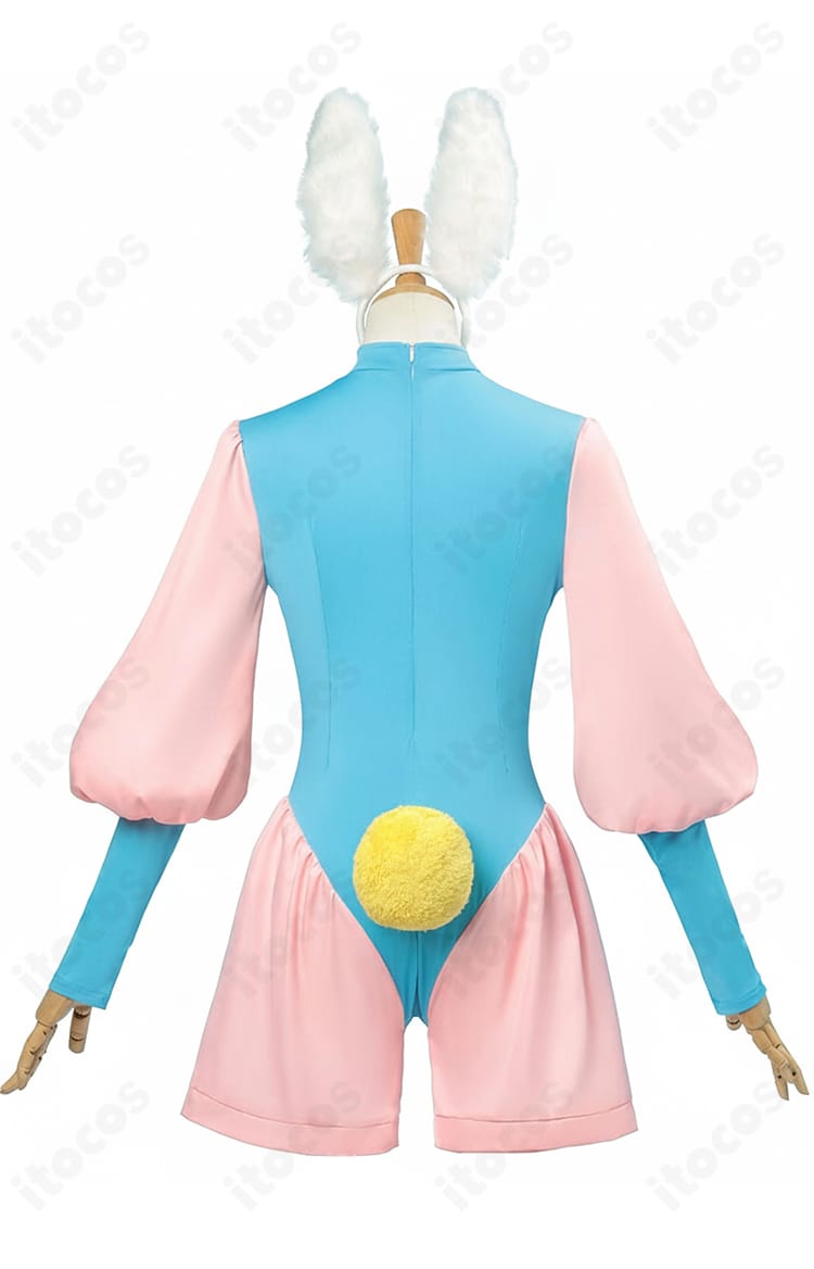 背面画像。尾飾りや背中側の装飾配置を含むバックスタイルを確認。