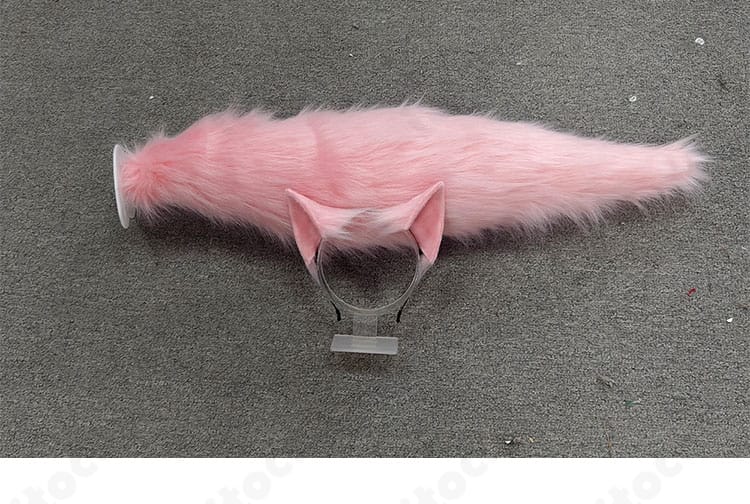 ホロライブ 博衣こより メイド コスプレ衣装の耳飾りと尻尾ディテール。キャラクターらしさを演出する必須パーツ