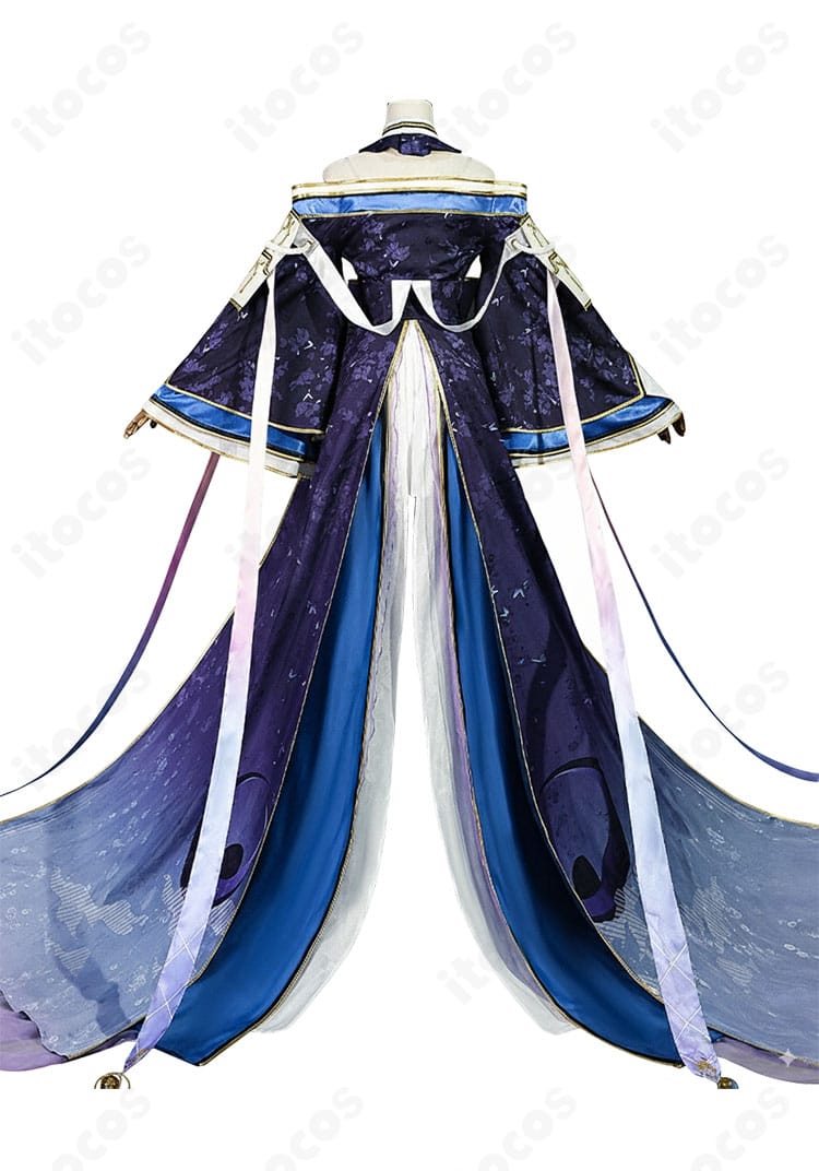 信濃『満ち欠ける朧月』コスプレ衣装の背面。腰飾りと裾まわりの重なりが分かるバックスタイル