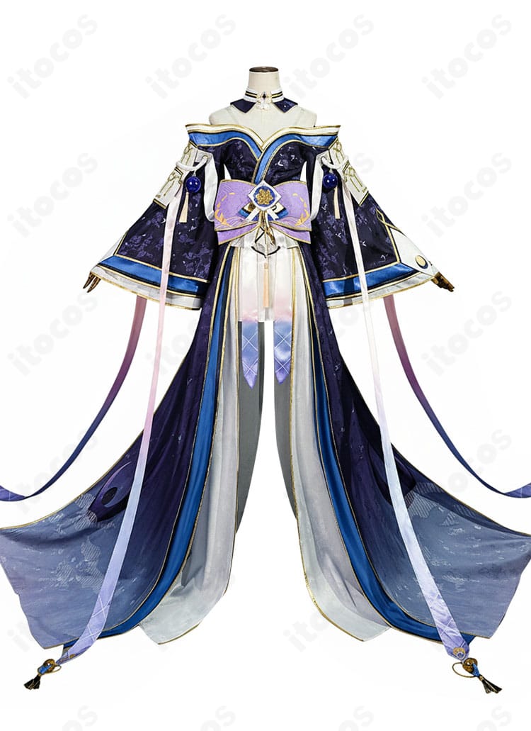 信濃『満ち欠ける朧月』コスプレ衣装の正面全身。斜襟と腰封ベルト、肩鎧を備えた和風シルエット