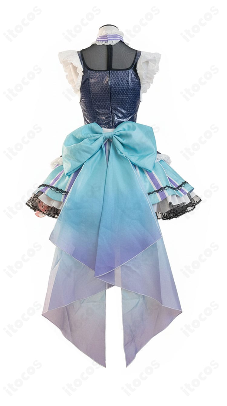 勝利の女神：NIKKE リトルマーメイド Abyss Flower コスプレ衣装の背面全身。背面開閉とリボン位置、スカートの広がりを確認できる画像。