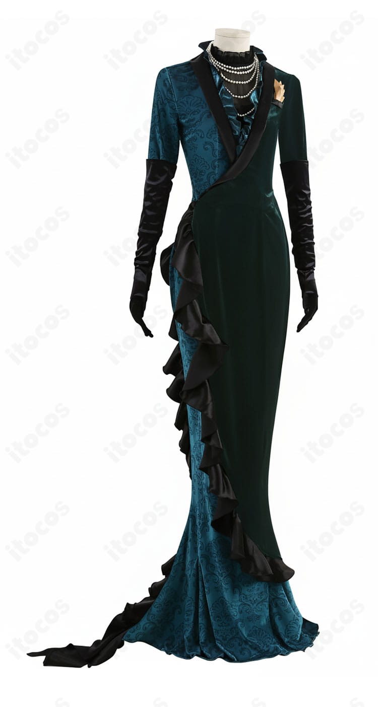 ジョルジーナ・リーチ コスプレ衣装の右側アングル。帽子とドレスの落ち感、立体的なラインを強調