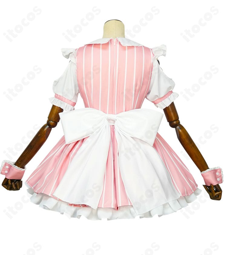 プリヤ版イリヤ ナース衣装 背面全体。背部の大きな蝶結びリボンとスカートラインを確認できる写真。