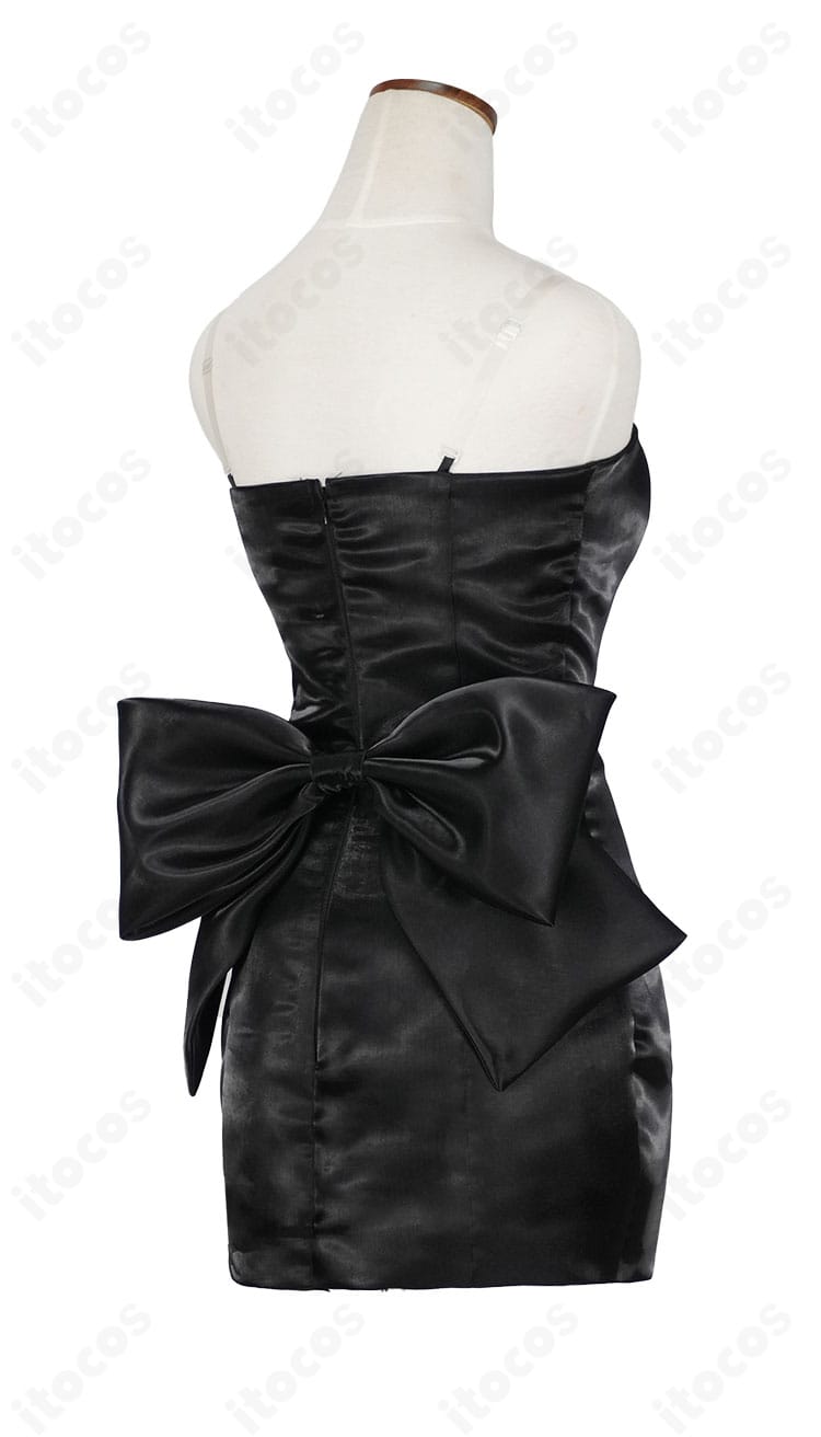 ALIEN STAGE ミジ（MIZI）コスプレ衣装の背面。大きな蝶結びと装飾の配置、バックシルエットを解説する写真。