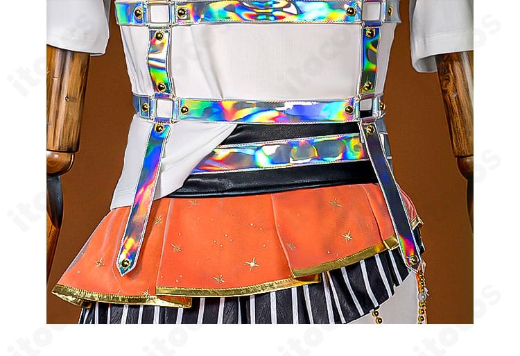 プロセカ 東雲彰人 コスプレ衣装 背面の腰帯ディテール。360度抜かりないデザイン性