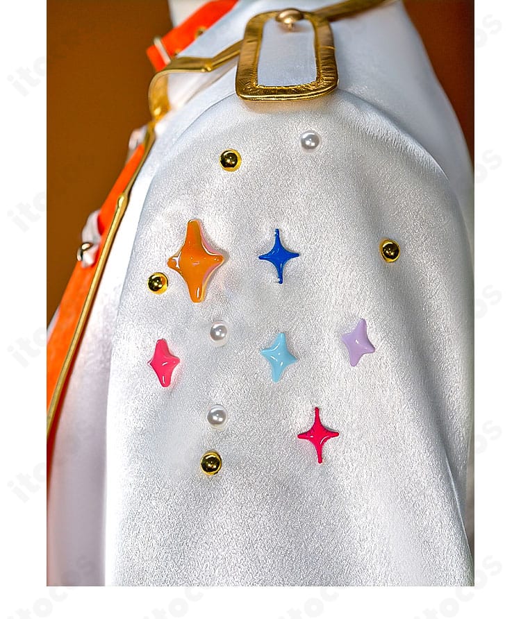 プロセカ 東雲彰人 感謝祭コスプレ衣装 肩部分の装飾詳細。存在感のあるデザインと縫製仕上げ