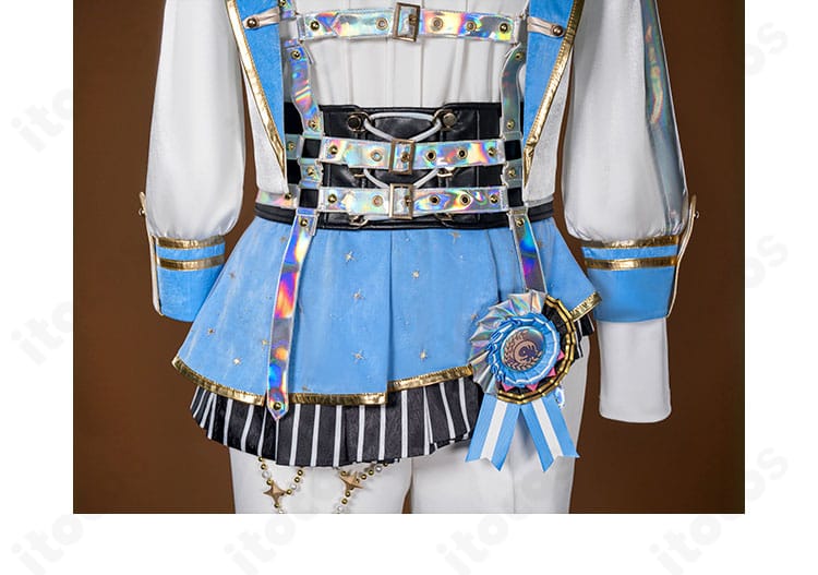 青柳冬弥 ベルト装飾ディテール｜コルセットベルトの締め具と金具の質感