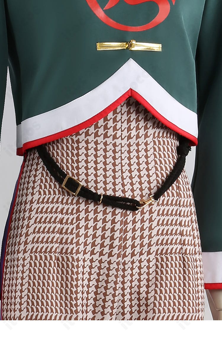 本橋依央利 コスプレ衣装の裾デザイン詳細。歩行時の動きやすさと上品な端処理を示すクローズアップ。