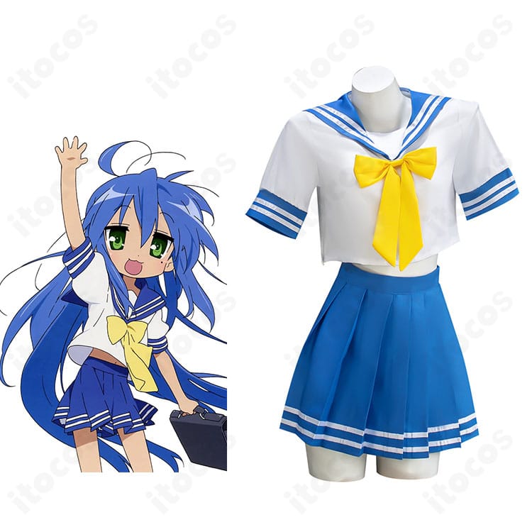 らき☆すた 泉こなたの夏服セーラーを着用した全身イメージ。陵桜学園の白×ブルーと黄色スカーフで「こなちゃん」らしさを再現。