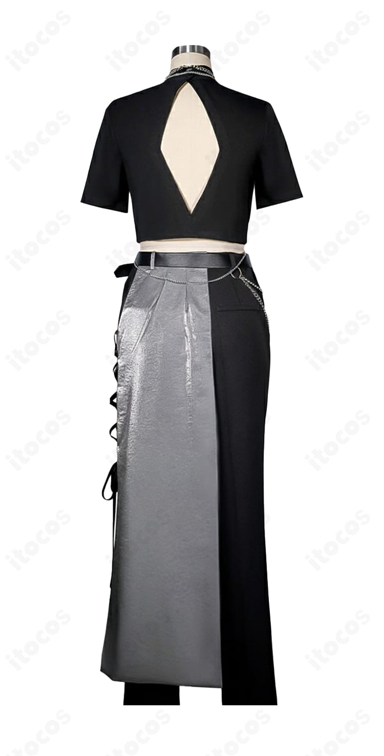 背面ヨーク切替とチェーン位置を強調した「Talk To Me」衣装の背面ディテール