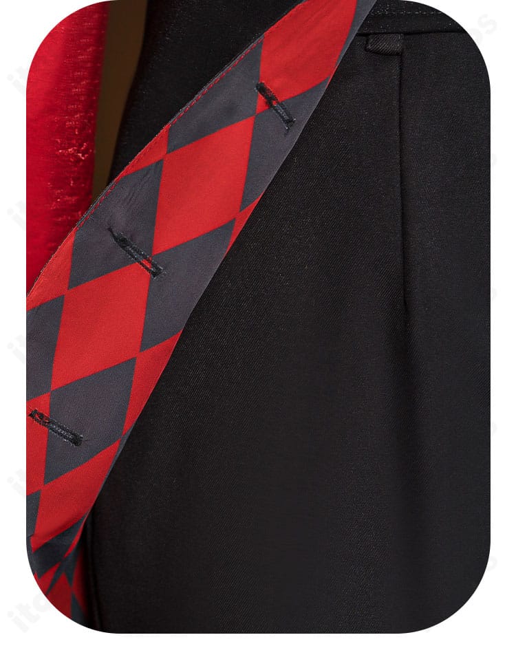 ツイステ ケイト・ダイヤモンド衣装の前身頃ディテール。パイピングと装飾パーツを細部まで再現。