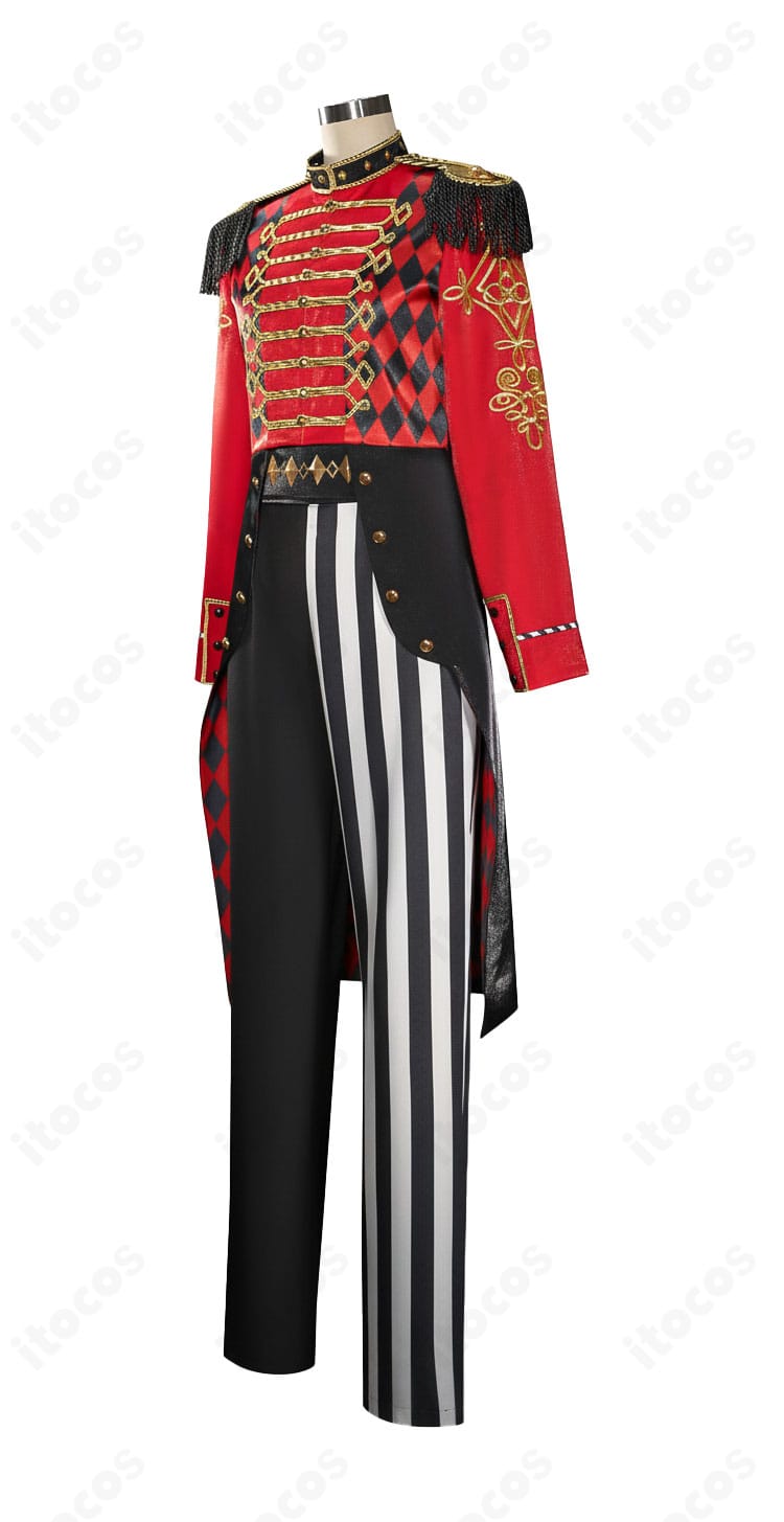 ケイト・ダイヤモンド プレイフル・ドレス衣装の側面。肩飾りの立体感と裾の流れるラインを確認できる写真。